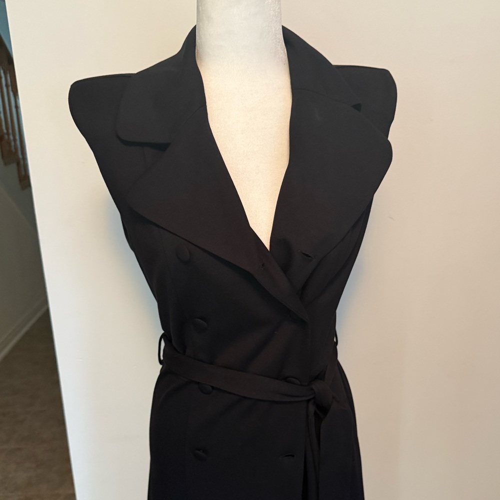 Sleeveless trench coat dress sample - Picture 3 of 5